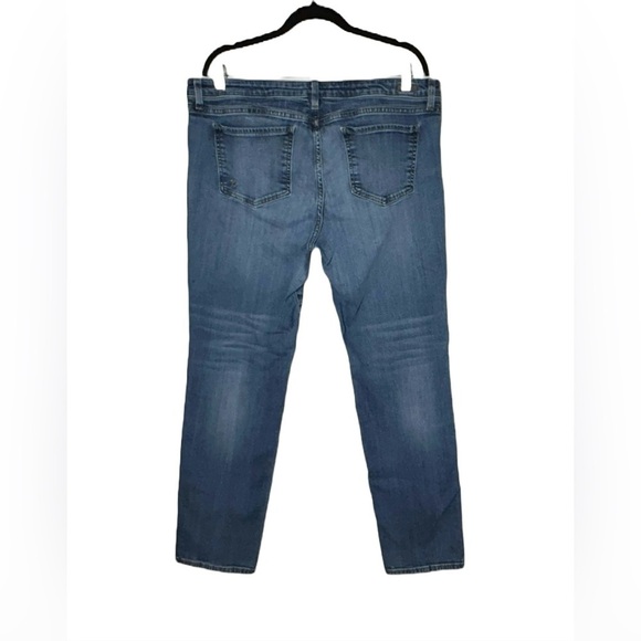 NWT Kut from the Kloth Catherine Mid Rise Boyfriend Jeans in Stretch Denim, 16. - Picture 6 of 15